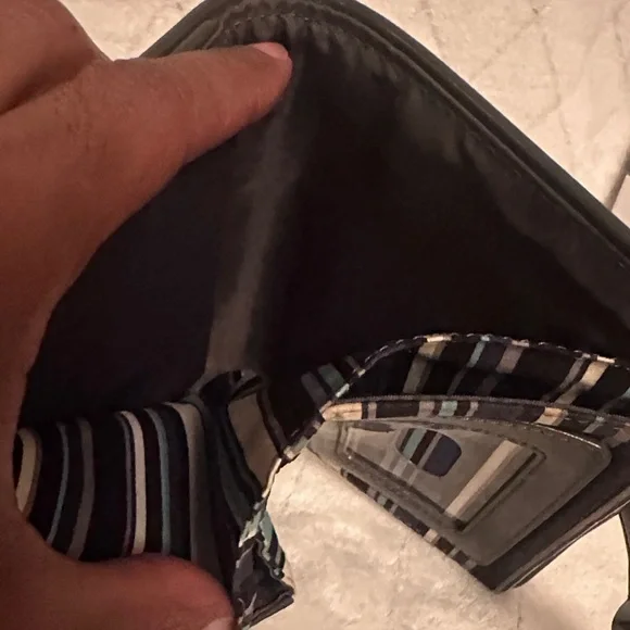 Vera Bradley Quilted Gray Compact  Zip Card Wallet - Picture 6 of 8